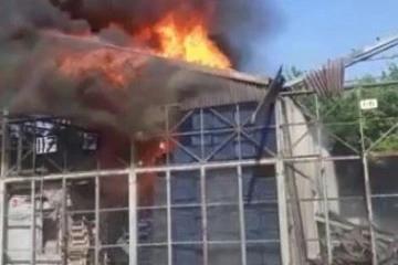 Ankara Toptancı Hali’nde çıkan yangın paniğe neden oldu