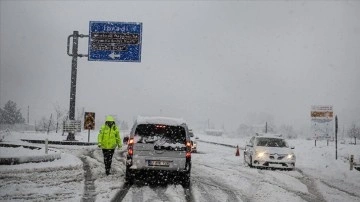 Antalya-Konya esmer yolu negatif iklim şartları dolayısıyla trafiğe kapatıldı
