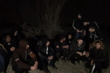 Antalya’da 15 düzensiz göçmen yakalandı