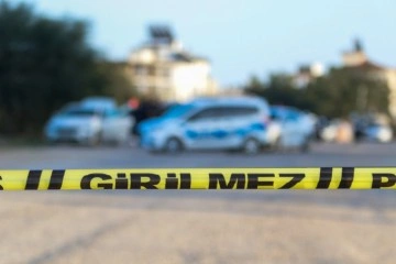 Antalya’da terk edilmiş otomobilin bagajından erkek cesedi çıktı