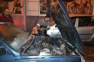 Aracı yandı, üzüntüden 'Garibin bir arabası vardı, şimdi o da yok' dedi