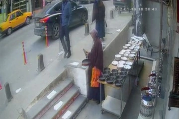 Arnavutköy’de tencere hırsızı güvenlik kamerasında