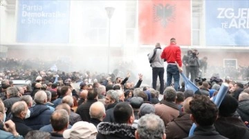 Arnavutluk'taki protestolarda gerilim yaşandı