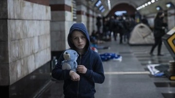 Artan Rusya saldırıları dolayısıyla Kievliler baştan metro istasyonlarına sığındı