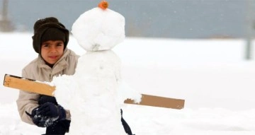 Artvin’de kar yağışı nedeniyle eğitime bigün ara verildi