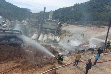 Asfalt malzemesi yüklü tankerdeki yangın söndürüldü
