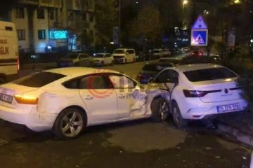 Ataşehir'de iki otomobil çarpıştı: 3 yaralı