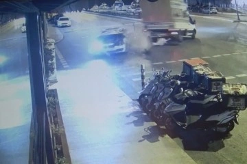 Ataşehir’de kamyonet sürücüsünün dikkatsizliği kazaya neden oldu