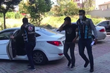 Ataşehir’de polisle pazarlık yapan değnekçiler kıskıvrak yakalandı