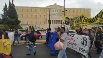 Atina'da faşistlik ve rasizm karşıtı hisse senedi yapıldı