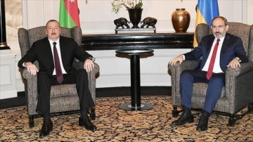Azerbaycan ve Ermenistan liderleri, Karabağ savaşının 1. senesinde görüşmeye yunak bakıyor