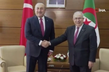 Bakan Çavuşoğlu, Cezayirli mevkidaşı Lamamra ile görüştü