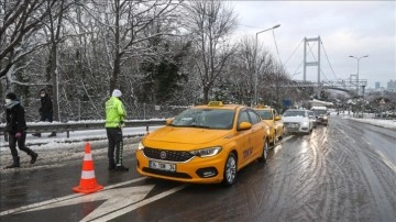 Bakan Karaismailoğlu: Köprülerden vakit 13.00 bakımından otomobillerin geçmiş olmasına müsaade vereceğiz