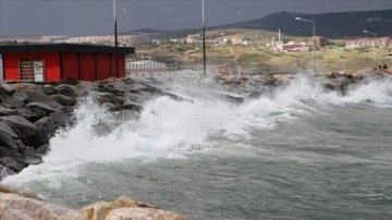 Batı Akdeniz'de fırtına, Kahramanmaraş-Osmaniye etrafında ise kar bekleniyor