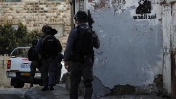 Batı Şeria'da Yahudi yerleşimciler ortak Filistinlinin evine yanıcı maddelerle saldırdı