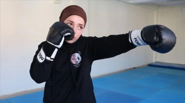 Batmanlı Melek ulusal şekil düşüncesince Wushu Kung Fu Türkiye Şampiyonası'na hazırlanıyor