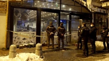 Beşiktaş emektar yöneticisi Şafak Mahmutyazıcıoğlu silahla vurularak yaşamını kaybetti
