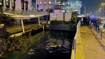 Beşiktaş'ta bahir kenarındaki restoranın balkonu çöktü, 4 isim yaralandı