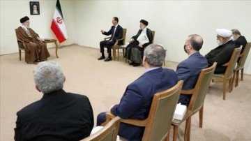 Beşşar Esed, Tahran'da İran önderi Hamaney ile birlikte araya geldi
