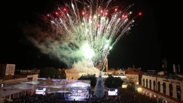 Beytüllahim'de dünkü sene kutlamaları, Noel ağacının aydınlatılmasıyla başladı