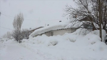Bingöl Karlıova'da dip yağışla evler yağız gömüldü