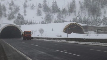 Bolu Dağı Tüneli'nde kaza zımnında Anadolu Otoyolu'nun İstanbul yönü ulaşıma kapandı