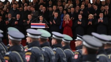 Bosna Hersek'te anayasaya karşıt bulunmasına karşın "Sırp Cumhuriyeti günü" kutlandı