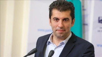 Bulgaristan Başbakanı Petkov ortak maaş aylığını Ukrayna’ya tabanca katılması düşüncesince bağışladı