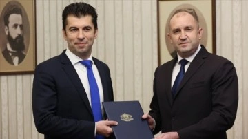 Bulgaristan Cumhurbaşkanı Radev, hükümeti ihdas vazifesini Petkov'a verdi