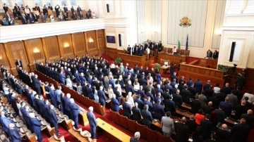 Bulgaristan’da acemi parlamentoda iskemle dağılımı açıklandı