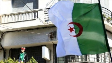 Cezayir’de önceki el beşinci sınıf müfredatına İngilizce de eklendi