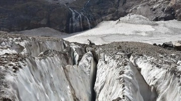 Cilo Dağları'ndaki buzulların yüzdelik 48'i küresel ısınma zımnında eridi
