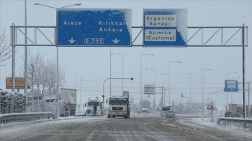Çorum, Kastamonu, Çankırı, Amasya ve Sinop'ta kar sansasyonel oluyor