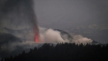 Cumbre Vieja, 'La Palma Adası'nda en etraflıca müddet canlı bulunan yanardağ' oldu