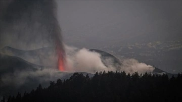 Cumbre Vieja Yanardağı'ndan çıkan lavlar 82 günde 2881 binayı bulunmayan etti