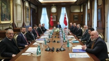 Cumhurbaşkanı Erdoğan, Bakan Bilgin ile Memur-Sen ve Türkiye Kamu-Sen heyetini onama etti