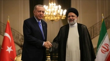 Cumhurbaşkanı Erdoğan, İran Cumhurbaşkanı Reisi ile birlikte araya geldi
