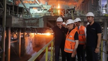 Cumhurbaşkanı Yardımcısı Oktay, Cezayir'de etkin Türk işçilerle birlikte araya geldi