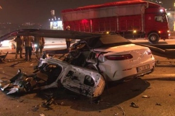 D100 Karayolunda feci kaza: Araç bariyerlere girdi, sürücü camdan fırlayarak havada takla attı