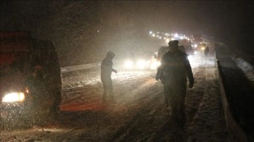 Denizli-Antalya kara yolu kar yağışı dolayısıyla biricik cepheli ulaşıma kapandı