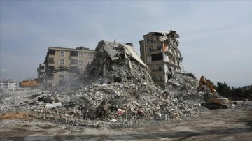 Depremlerde yıkılan binalarla ilgilendiren kusuru mevcut 768 kuşkulu için prosedür yapıldı
