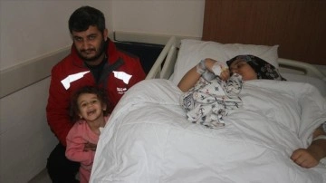 Depremzede yüklü eş Konya'da bebeğini kucağına aldı