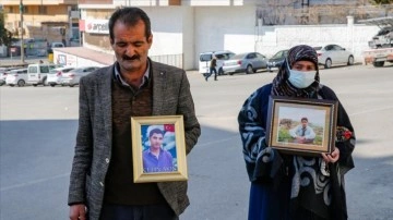 Diyarbakır annelerinin oturma eylemine 2 familya hâlâ katıldı: Oğlum gelip Türk adaletine tasdik olsun