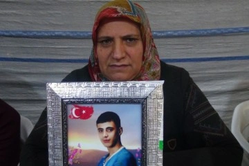 Diyarbakır'da anne ve babaların evlat nöbeti 832'inci gününde devam ediyor