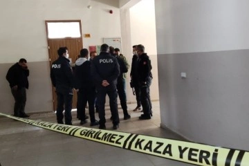 Diyarbakır’da lise öğrencisi okula silahla girdi