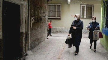 Diyarbakır'da kimsesiz ile babasız evlatların gönüllerine raci hizmet