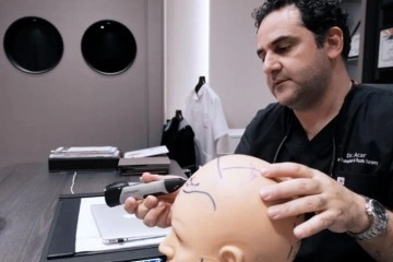 Dr. Levent Acar: 'FUE saç ekim tekniği başarı garantili'