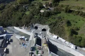 Dünyanın üçüncü en uzun çift tüplü kara yolu tüneli Zigana'da sona yaklaşıldı