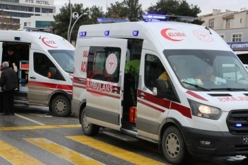 Edirne’de 3 otomobilin karıştığı kazada iki kişi yaralandı
