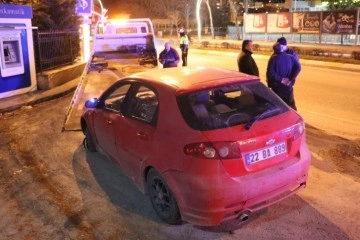 Edirne’de alkolü sürücü karşı şeride geçip kaza yaptı